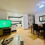 Junto A La Playa En La Mejor Ubicacion De デニア
